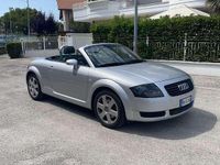 Usata Audi TT Roadster 179 CV (131 kW) 2001 Argento Cabrio