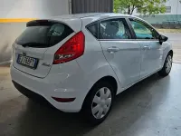 Usata Ford Fiesta 92 CV (67 kW) 2011 Bianco Berlina