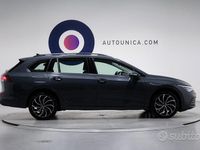 Usata VW Golf VIII Life 110 CV (80 kW) 2023 Grigio Station wagon