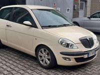 Usata Lancia Ypsilon 80 CV (58 kW) 2004 Bianco Utilitaria