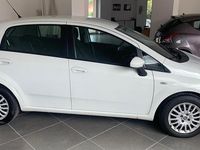 Usata Fiat Punto Street 75 CV (55 kW) 2014 Bianco Berlina