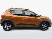Usata Dacia Sandero Expression 101 CV (74 kW) 2023 Arancione Berlina