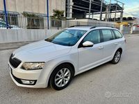 Usata Skoda Octavia Executive 110 CV (80 kW) 2016 Bianco Station wagon