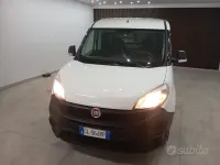 Usata Fiat Doblò 105 CV (77 kW) 2023 Bianco Monovolume