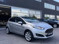 Usata Ford Fiesta 82 CV (60 kW) 2013 Grigio Berlina