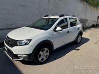 Usata Dacia Sandero Lauréate 90 CV (66 kW) 2016 Bianco Utilitaria