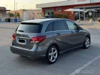Usata Mercedes B200 Premium 136 CV (100 kW) 2017 Marrone Utilitaria
