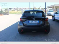 Usata Toyota Yaris Hybrid Business Edition 73 CV (53 kW) 2022 Berlina