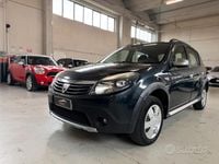 Usata Dacia Sandero Stepway 85 CV (62 kW) 2011 Grigio Berlina