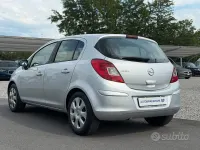 Usata Opel Corsa Cosmo 86 CV (63 kW) 2011 Grigio Utilitaria