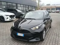 Usata Toyota Yaris Hybrid Active 92 CV (67 kW) 2024 Nero Berlina