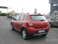 Usata Dacia Sandero Stepway 90 CV (66 kW) 2016 Rosso Berlina