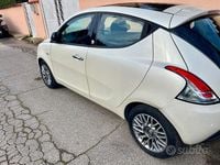 Usata Lancia Ypsilon 69 CV (50 kW) 2012 Bianco Utilitaria