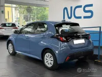 Gebraucht Toyota Yaris Hybrid Business Edition 92 PS (67 kW) 2021 Blau Limousine