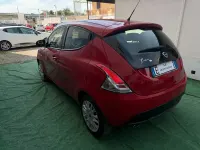 Usata Lancia Ypsilon 95 CV (69 kW) 2016 Rosso Utilitaria