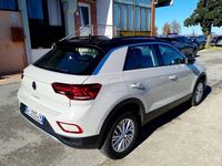 Usata VW T-Roc Life 110 CV (80 kW) 2024 Nero SUV