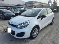 Usata Kia Rio Active 75 CV (55 kW) 2013 Bianco Berlina