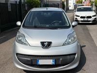 Usata Peugeot 107 68 CV (50 kW) 2006 Grigio Utilitaria