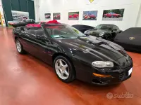 Usata Chevrolet Camaro 306 CV (225 kW) 1998 Nero Cabrio