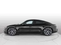 Nuova Porsche Taycan Black Edition 2026 Nero jet metallizzato Berlina