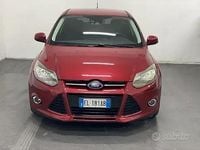 Begagnad Ford Focus Titanium 116 HK (85 kW) 2012 Röd Sedan
