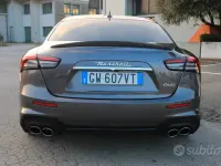 Usata Maserati Ghibli 410 CV (301 kW) 2015 Grigio Berlina