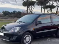 Usata Ford Fiesta 75 CV (55 kW) 2005 Nero Utilitaria