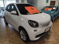Usata Smart ForFour Passion 71 CV (52 kW) 2017 Bianco / pastello Utilitaria