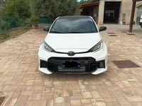 Usata Toyota Yaris 280 CV (205 kW) 2024 Bianco Utilitaria