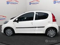 Usata Peugeot 107 Urban Move 68 CV (50 kW) 2008 Bianco Utilitaria