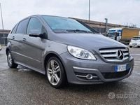 Usata Mercedes B200 140 CV (102 kW) 2008 Grigio Monovolume