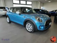 Usata Mini Cooper D 116 CV (85 kW) 2019 Blu/azzurro Utilitaria