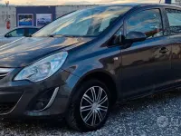 Usata Opel Corsa Cosmo 130 CV (95 kW) 2011 Grigio Utilitaria