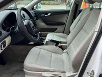 Begagnad Audi A3 90 HK (66 kW) 2012 Vit Halvkombi