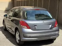 Gebraucht Peugeot 207 Active 92 PS (67 kW) 2011 Grau Limousine