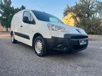Usata Peugeot Partner 75 CV (55 kW) 2010 Bianco Monovolume