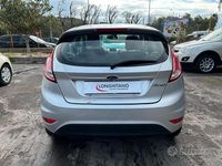 Usata Ford Fiesta 75 CV (55 kW) 2014 Grigio Utilitaria