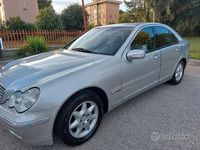 Usata Mercedes C220 Avantgarde 143 CV (105 kW) 2001 Grigio Berlina