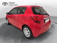 Usata Toyota Yaris Active 99 CV (72 kW) 2015 Rosso Berlina