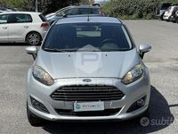 Begagnad Ford Fiesta 80 HK (58 kW) 2013 Grå Halvkombi