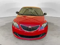Usata Lancia Ypsilon Silver 69 CV (50 kW) 2022 Rosso Utilitaria