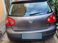 Usata VW Golf V 105 CV (77 kW) 2005 Grigio Utilitaria