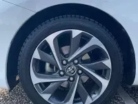 Usata Toyota Auris Hybrid Lounge 99 CV (72 kW) 2015 Bianco Berlina