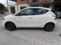 Usata Lancia Ypsilon Gold 70 CV (51 kW) 2018 Bianco Utilitaria
