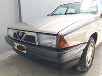 Usata Alfa Romeo 75 120 CV (88 kW) 1992 Grigio Berlina