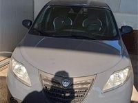 Usata Lancia Ypsilon 69 CV (50 kW) 2015 Grigio Utilitaria