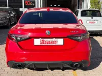 Usata Alfa Romeo Giulia Competizione 280 CV (205 kW) 2023 Rosso alfa Berlina
