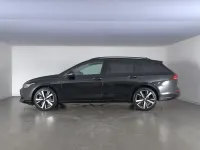 Usata VW Golf VIII Edition 116 CV (85 kW) 2024 Grenadill black metallizzato Station wagon