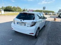 Usata Toyota Yaris Hybrid Style 75 CV (55 kW) 2013 Bianco Berlina