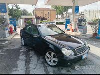 Usata Mercedes C220 150 CV (110 kW) 2004 Nero Berlina